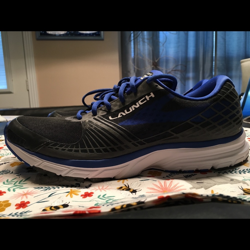 Men’s brooks launch 3 sneakers